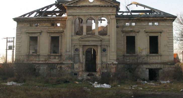 syrovice-zamecek2.jpg